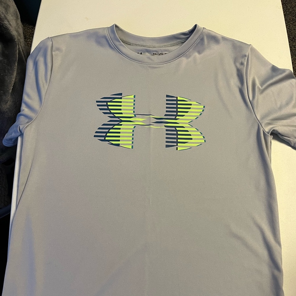 Youth XL Under Armour Tshirt